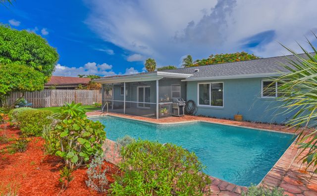 4368 Hawthorn Avenue, Palm Beach Gardens, FL 33410