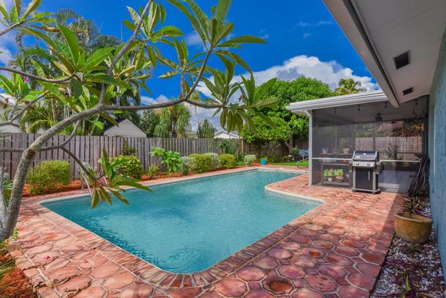 4368 Hawthorn Avenue, Palm Beach Gardens, FL 33410