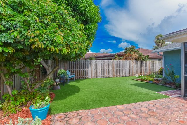 4368 Hawthorn Avenue, Palm Beach Gardens, FL 33410