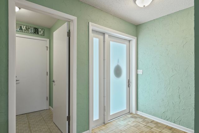 4368 Hawthorn Avenue, Palm Beach Gardens, FL 33410