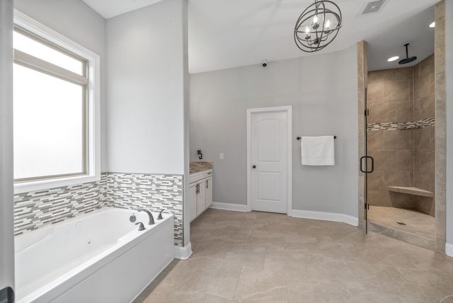 1161 Reda Dr, Clarksville, TN 37042