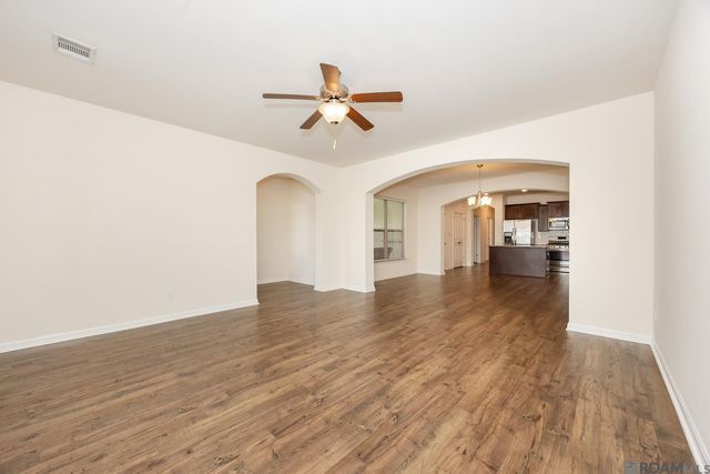 7648 W Pelican Lakes Ave, Baton Rouge, LA 70820