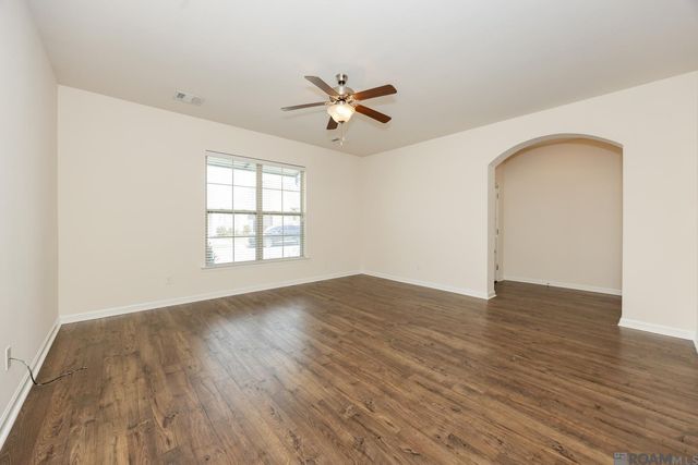 7648 W Pelican Lakes Ave, Baton Rouge, LA 70820