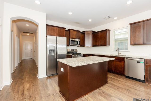 7648 W Pelican Lakes Ave, Baton Rouge, LA 70820