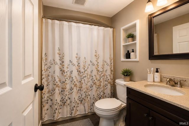 1931 Sovereign Drive, Fort Wayne, IN 46815