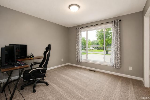 1931 Sovereign Drive, Fort Wayne, IN 46815