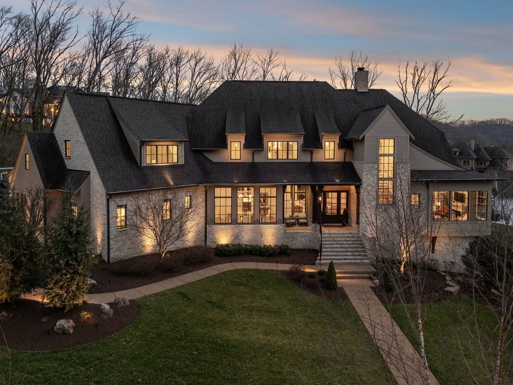 6453 Penrose Dr, Brentwood, TN 37027