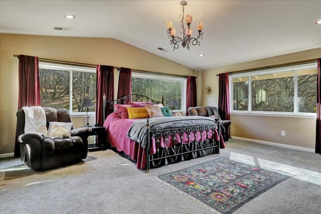 10440 Travertine Ct, Grass Valley, CA 95949