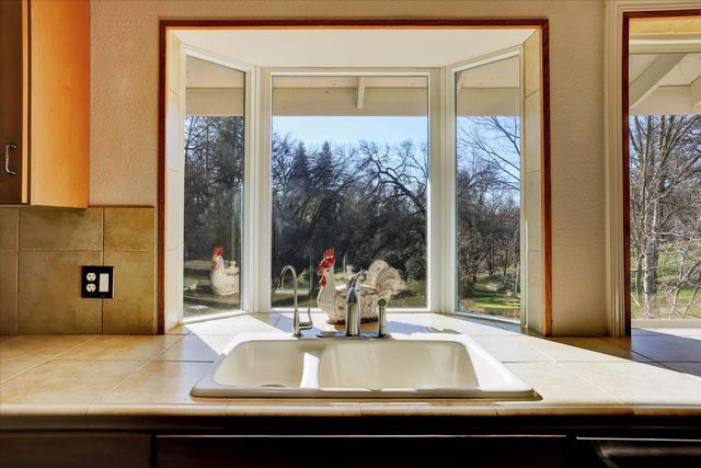 10440 Travertine Ct, Grass Valley, CA 95949