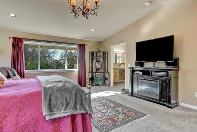 10440 Travertine Ct, Grass Valley, CA 95949