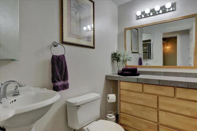 10440 Travertine Ct, Grass Valley, CA 95949