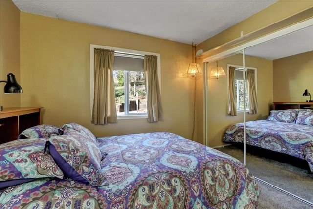 10440 Travertine Ct, Grass Valley, CA 95949