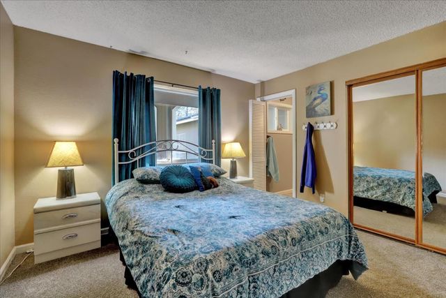 10440 Travertine Ct, Grass Valley, CA 95949