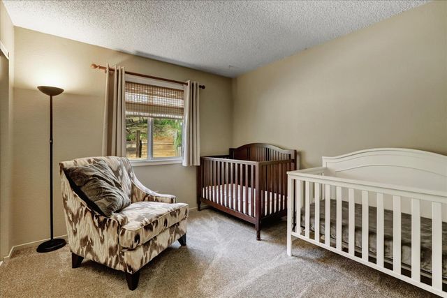 10440 Travertine Ct, Grass Valley, CA 95949