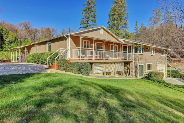 10440 Travertine Ct, Grass Valley, CA 95949