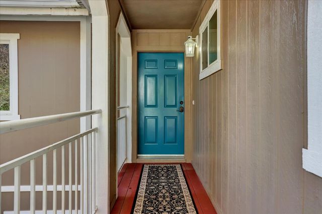 10440 Travertine Ct, Grass Valley, CA 95949