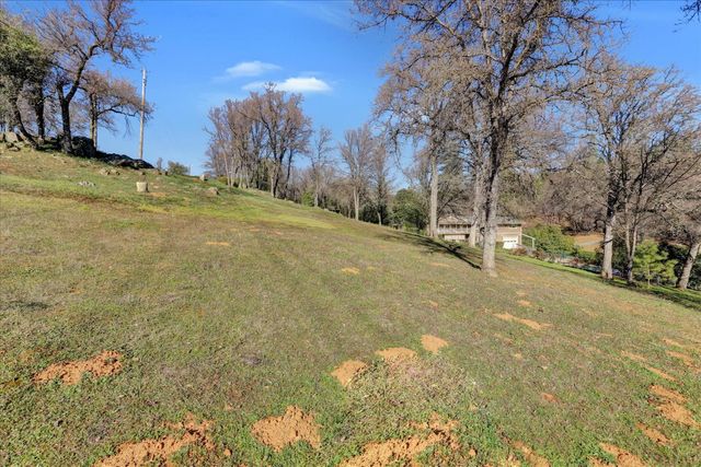 10440 Travertine Ct, Grass Valley, CA 95949