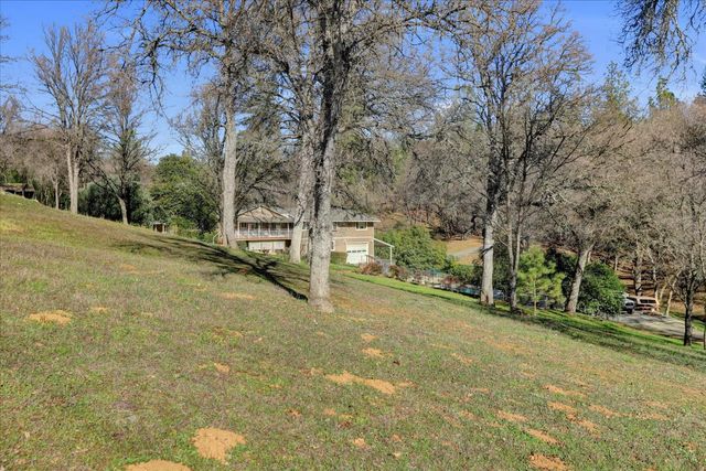 10440 Travertine Ct, Grass Valley, CA 95949