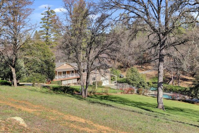 10440 Travertine Ct, Grass Valley, CA 95949