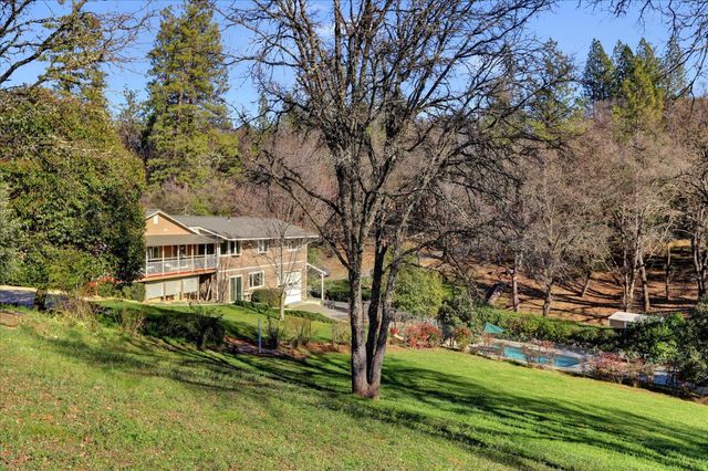 10440 Travertine Ct, Grass Valley, CA 95949