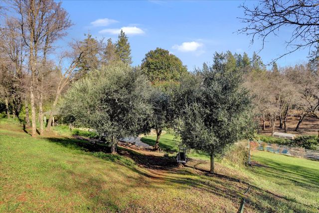 10440 Travertine Ct, Grass Valley, CA 95949