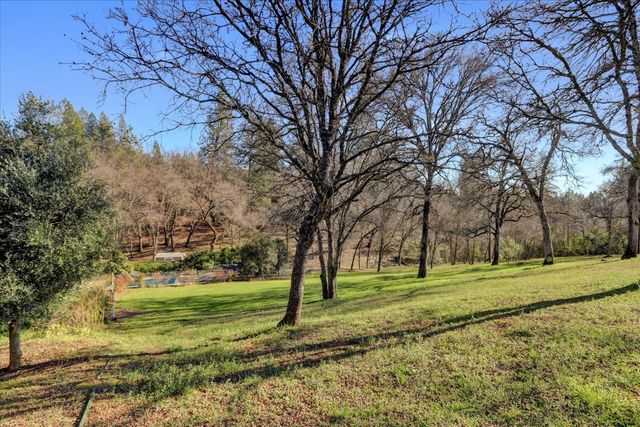 10440 Travertine Ct, Grass Valley, CA 95949