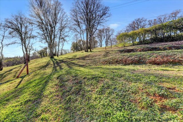 10440 Travertine Ct, Grass Valley, CA 95949