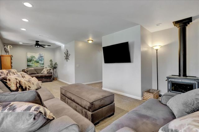 10440 Travertine Ct, Grass Valley, CA 95949