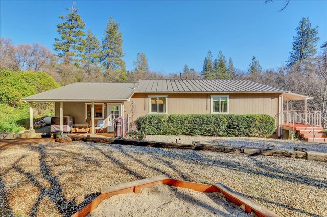 10440 Travertine Ct, Grass Valley, CA 95949