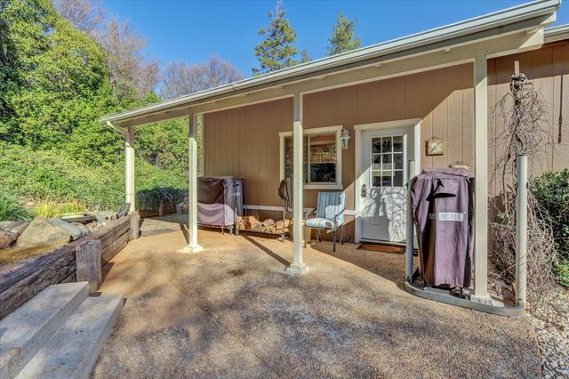 10440 Travertine Ct, Grass Valley, CA 95949