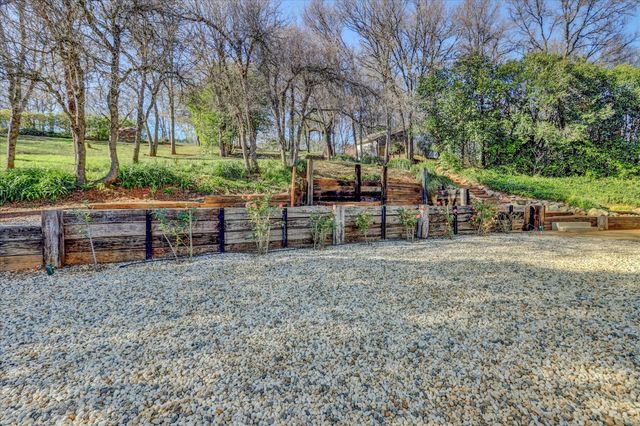 10440 Travertine Ct, Grass Valley, CA 95949