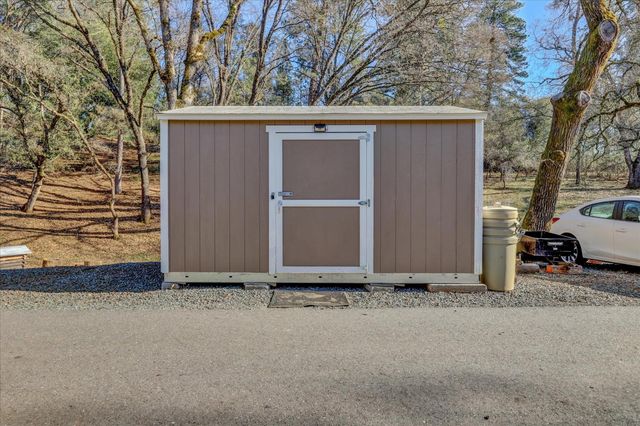 10440 Travertine Ct, Grass Valley, CA 95949