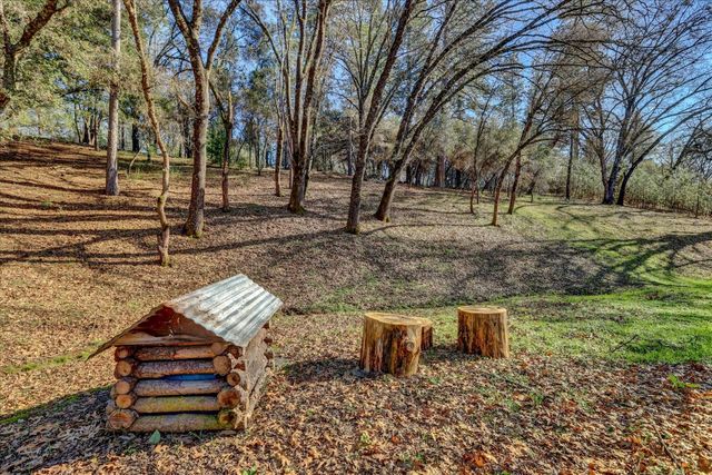 10440 Travertine Ct, Grass Valley, CA 95949