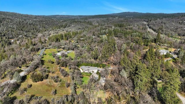 10440 Travertine Ct, Grass Valley, CA 95949