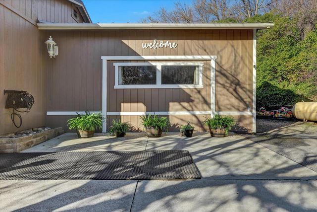 10440 Travertine Ct, Grass Valley, CA 95949