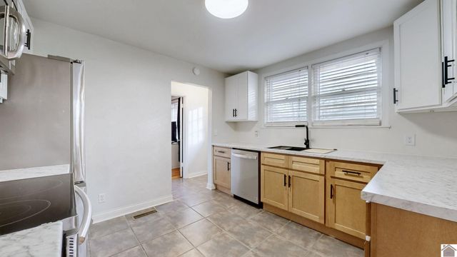 400 N 8th Street, Murray, KY 42071