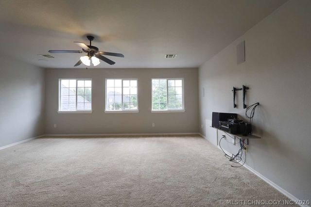 11705 S Willow Place, Jenks, OK 74037