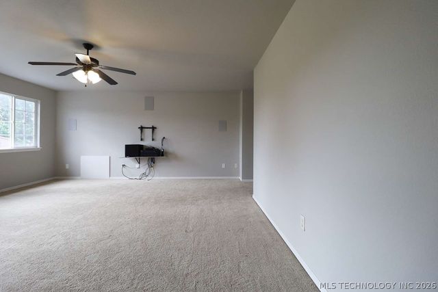 11705 S Willow Place, Jenks, OK 74037