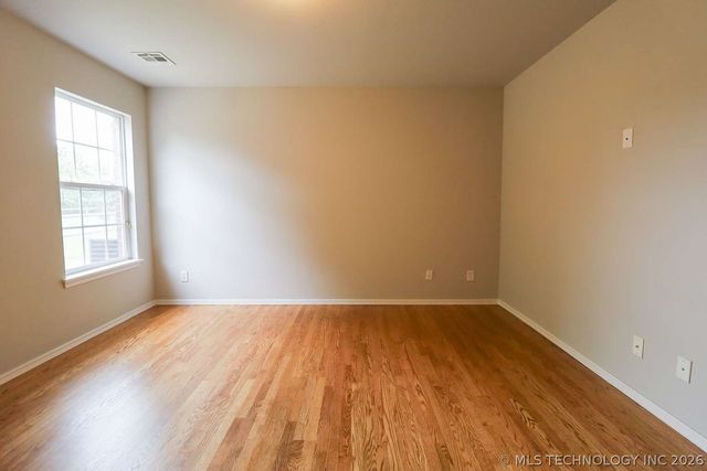 11705 S Willow Place, Jenks, OK 74037
