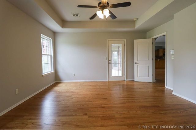 11705 S Willow Place, Jenks, OK 74037