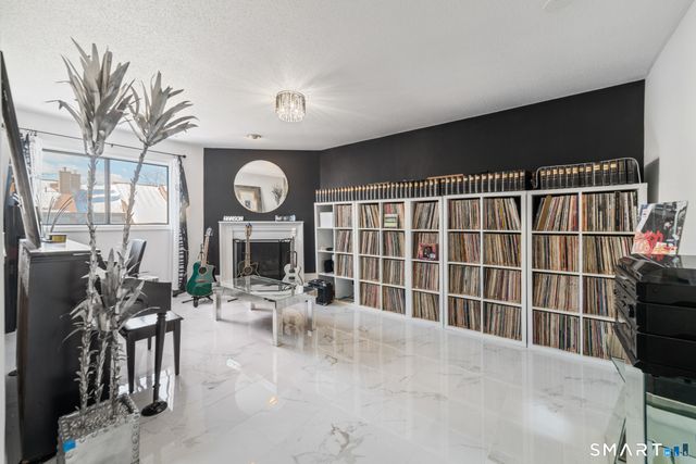 900 Mix Avenue APT 123, Hamden, CT 06514