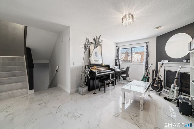 900 Mix Avenue APT 123, Hamden, CT 06514