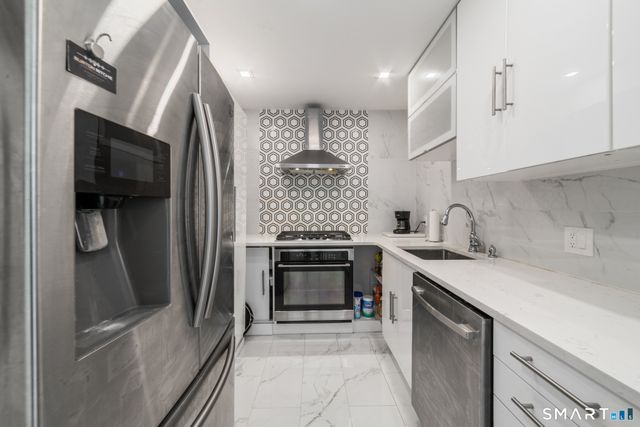 900 Mix Avenue APT 123, Hamden, CT 06514