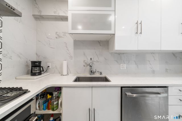 900 Mix Avenue APT 123, Hamden, CT 06514