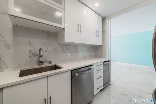 900 Mix Avenue APT 123, Hamden, CT 06514