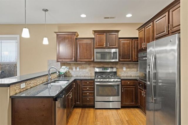 5614 Chimney Rocks Circle, Lawrence, KS 66049