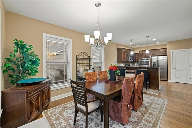 5614 Chimney Rocks Circle, Lawrence, KS 66049