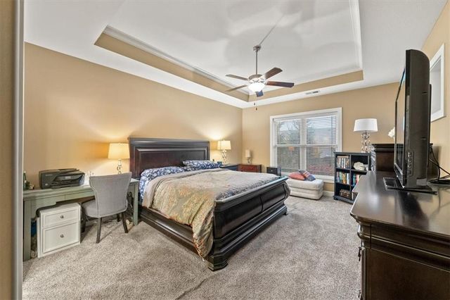 5614 Chimney Rocks Circle, Lawrence, KS 66049