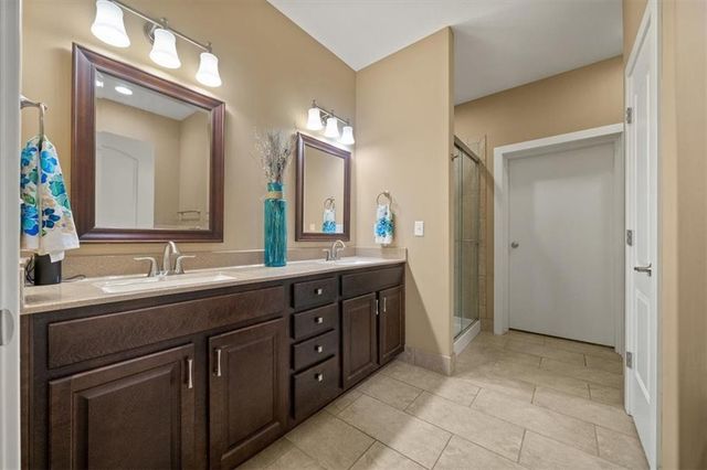 5614 Chimney Rocks Circle, Lawrence, KS 66049