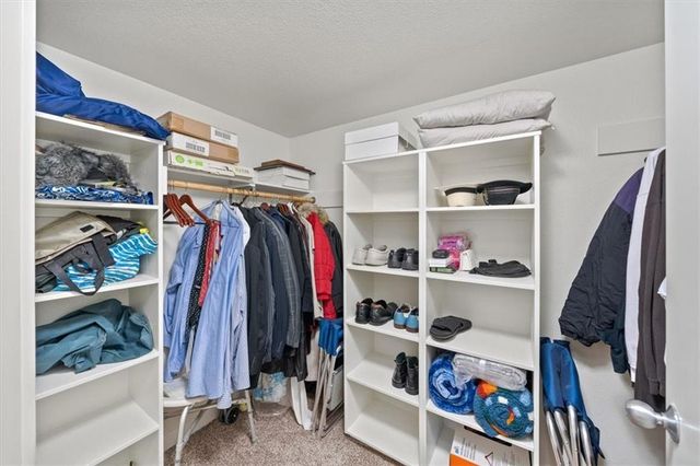 5614 Chimney Rocks Circle, Lawrence, KS 66049